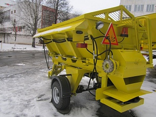 Прицепной пескосолераспределитель ПП-1