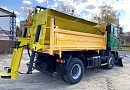 Пескосолераспределитель ОРС-04 с коммунальным отвалом.